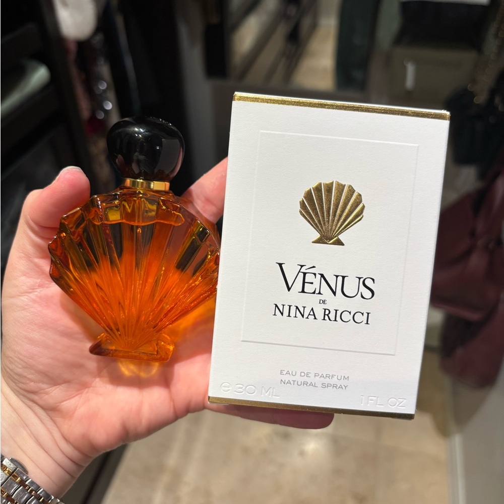 Nina Ricci Venus Parfum 1oz